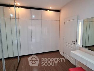Haus zur Miete mit 5 Zimmer in Prawet, Bangkok