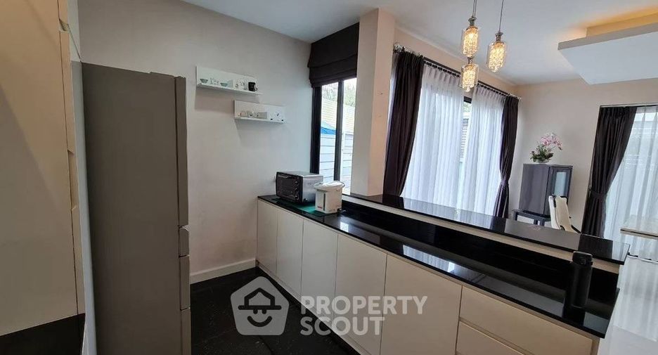 For rent 5 ベッドルーム house in Prawet, Bangkok