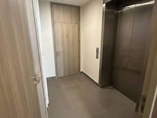 出售 1 卧室 公寓 在 Pathum Wan, 曼谷