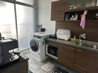 Wohnung zur Miete mit 1 Zimmer in Huai Khwang, Bangkok