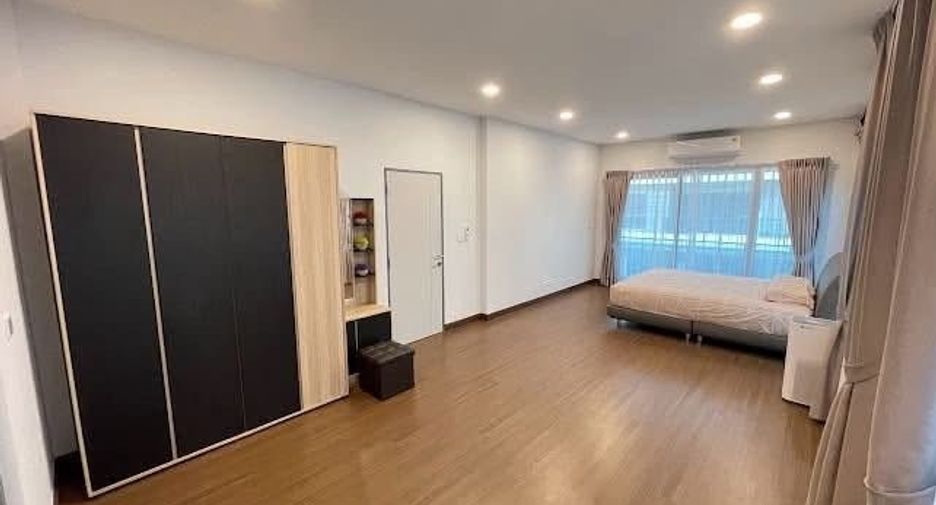 For rent 4 bedrooms house in Bang Phli, Samut Prakan