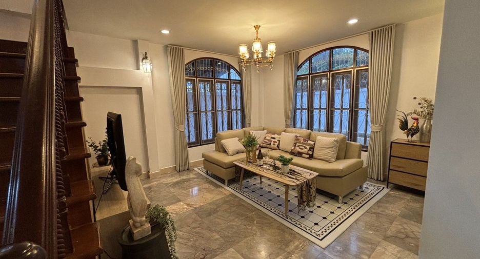 For rent 3 bedrooms villa in Bang Lamung, Chonburi