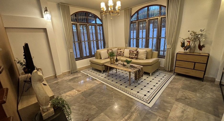 For rent 3 bedrooms villa in Bang Lamung, Chonburi