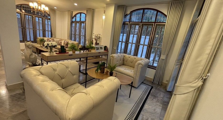 For rent 3 bedrooms villa in Bang Lamung, Chonburi