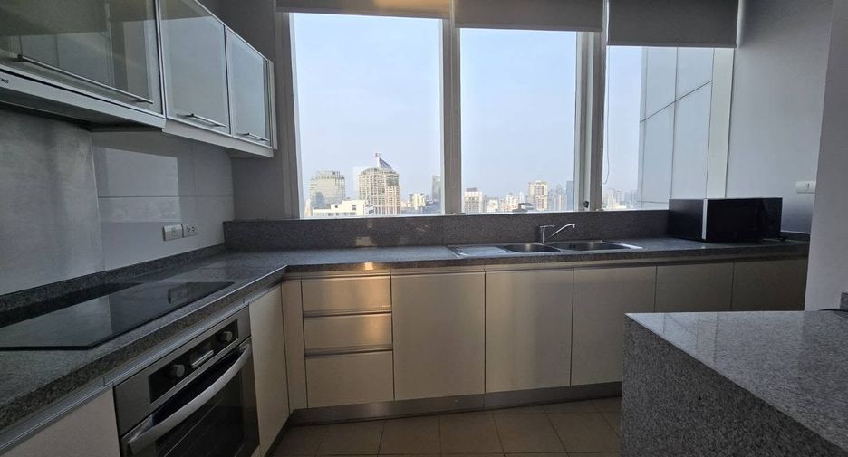 Wohnung zur Miete mit 2 Zimmer in Khlong Toei, Bangkok