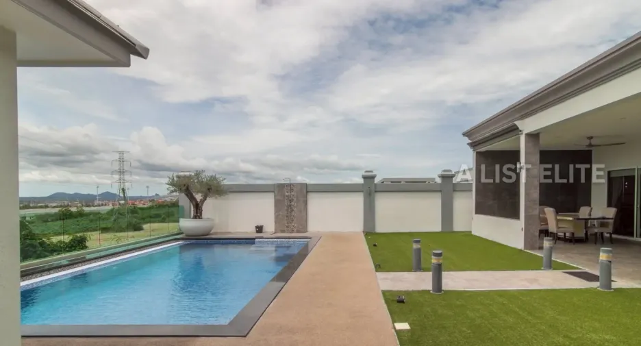 For sale 4 ベッドルーム house in Bang Lamung, Chonburi