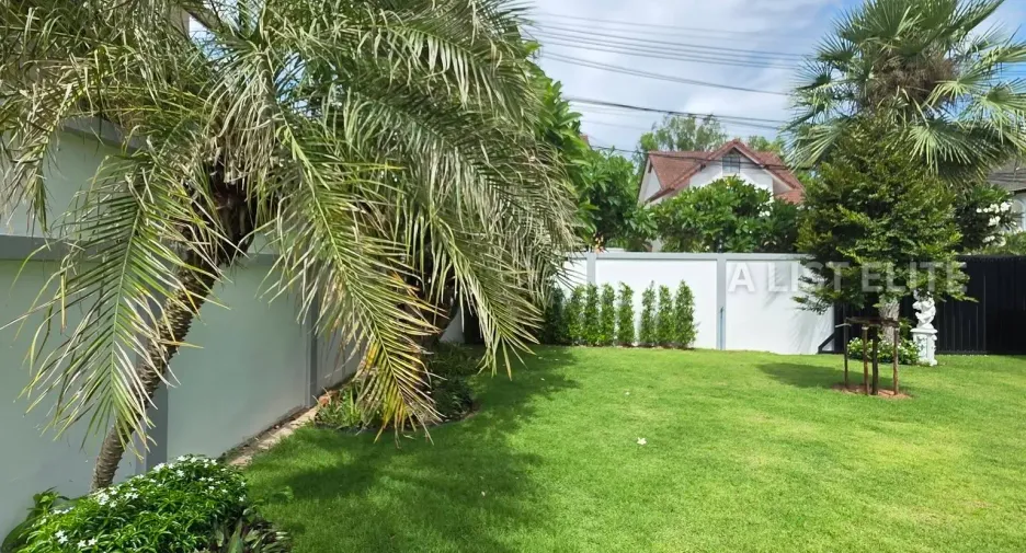 For sale 4 ベッドルーム house in Bang Lamung, Chonburi