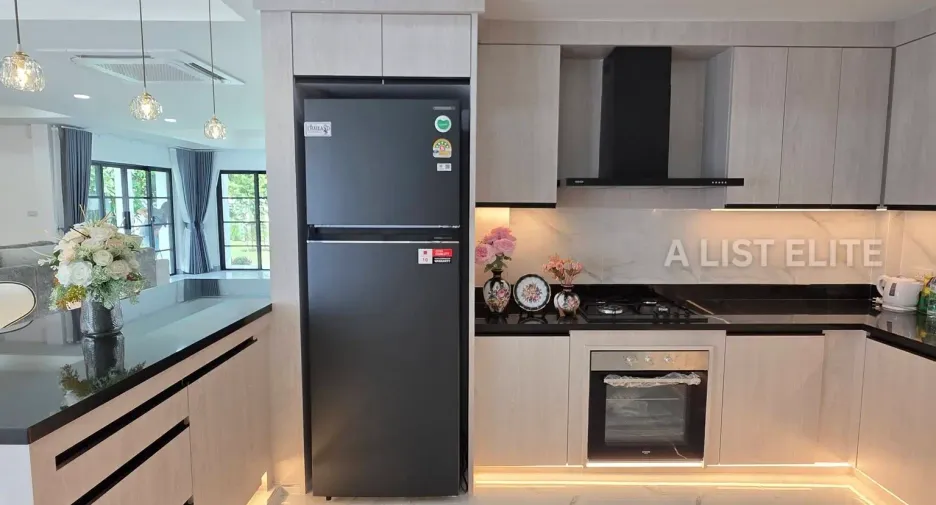 For sale 4 ベッドルーム house in Bang Lamung, Chonburi