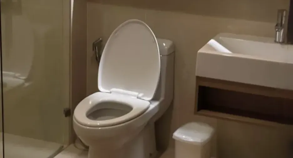 For rent and for sale studio condo in Watthana, Bangkok