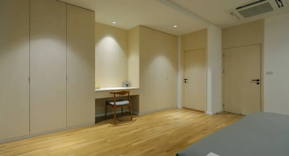 For rent 4 bedrooms condo in Watthana, Bangkok