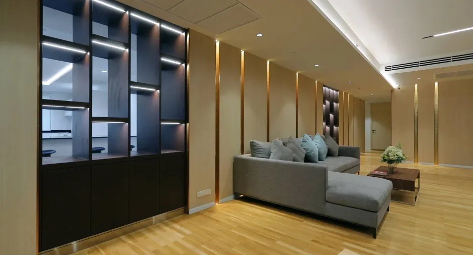 For rent 4 bedrooms condo in Watthana, Bangkok
