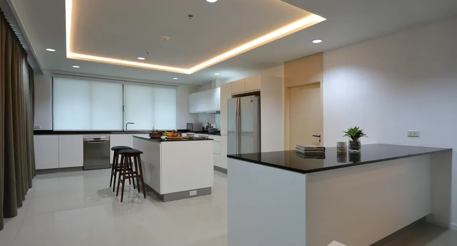 For rent 4 bedrooms condo in Watthana, Bangkok