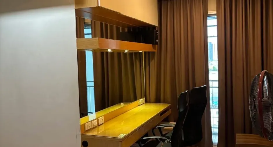 For rent 2 bedrooms condo in Khlong San, Bangkok