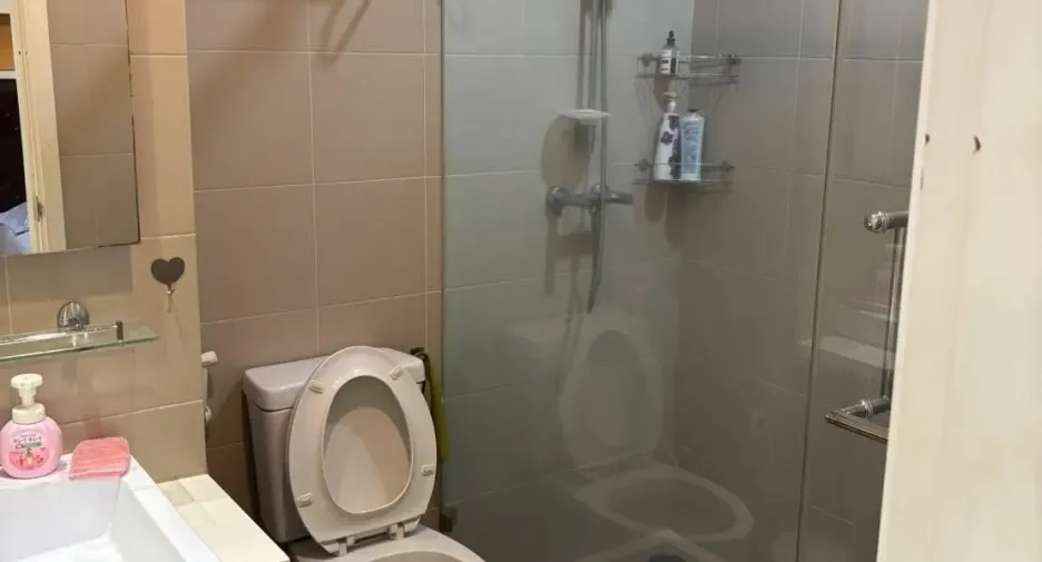 For rent 2 bedrooms condo in Khlong San, Bangkok