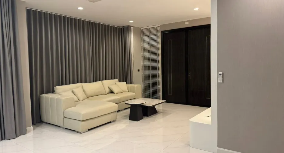For rent 4 bedrooms house in Lat Krabang, Bangkok