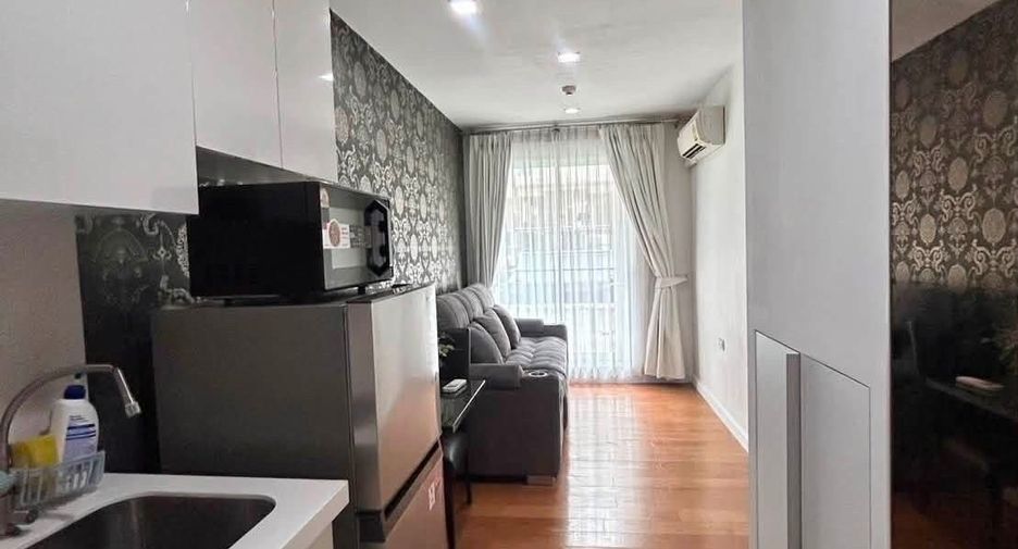 For rent 1 bed condo in Sathon, Bangkok