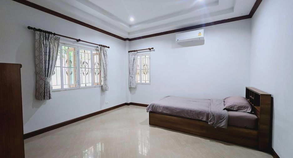 À louer 3 chambres maison à Mueang Phuket, Phuket