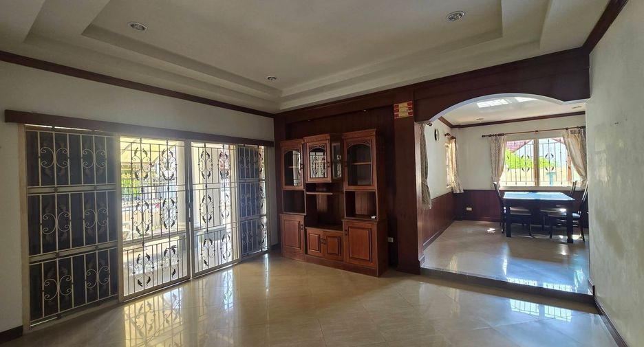 À louer 3 chambres maison à Mueang Phuket, Phuket