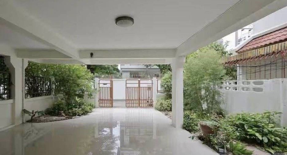 For rent 5 ベッドルーム house in Watthana, Bangkok