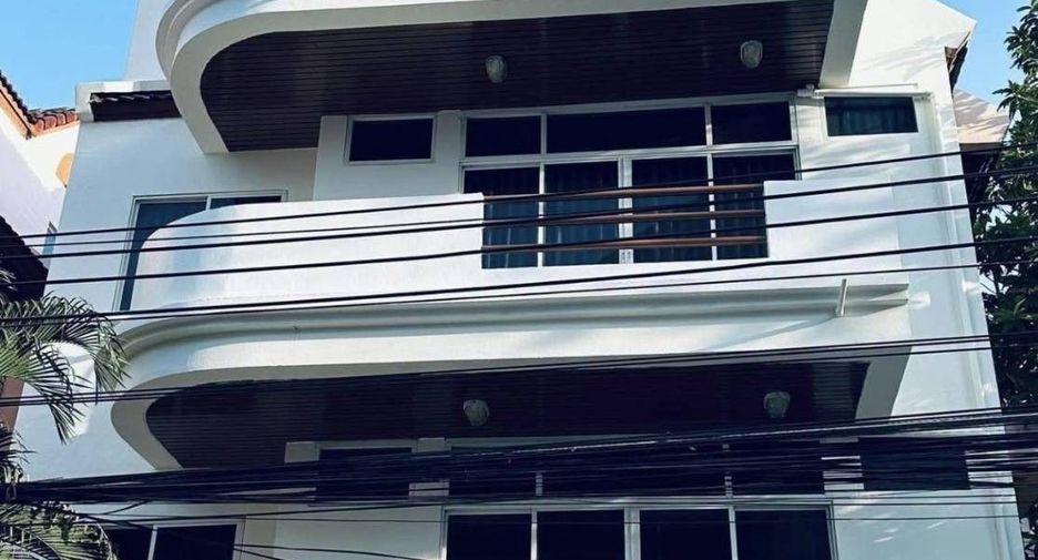 For rent 5 ベッドルーム house in Watthana, Bangkok
