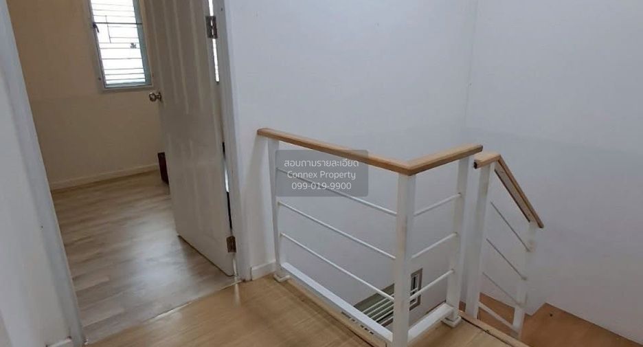 Casa adosada en venta de 3 habitaciones en Bang Bon, Bangkok