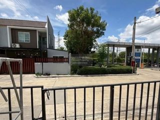 For sale 4 ベッドルーム townhouse in Sai Noi, Nonthaburi