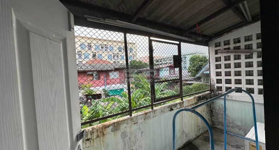 Casa adosada en venta de 2 habitaciones en Bangkok Noi, Bangkok