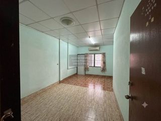 Casa adosada en venta de 2 habitaciones en Bangkok Noi, Bangkok