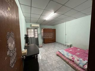 Casa adosada en venta de 2 habitaciones en Bangkok Noi, Bangkok