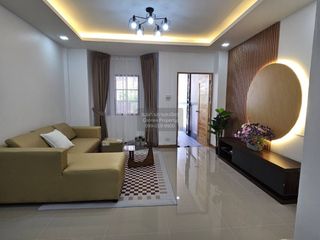 Casa adosada en venta de 3 habitaciones en Nong Chok, Bangkok