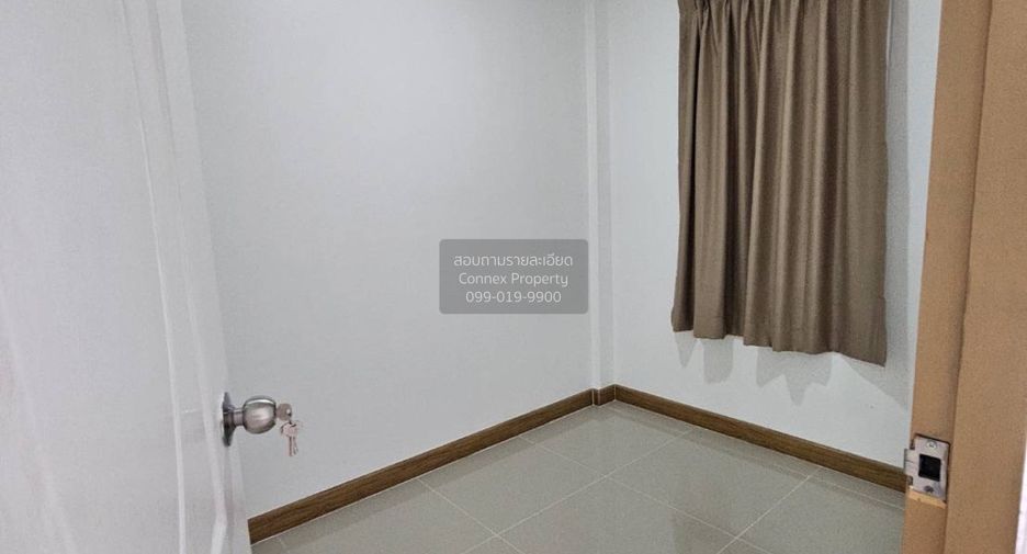 Casa adosada en venta de 3 habitaciones en Nong Chok, Bangkok