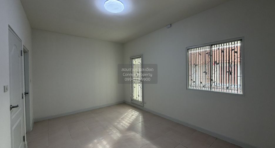 Casa adosada en venta de 3 habitaciones en Thung Khru, Bangkok
