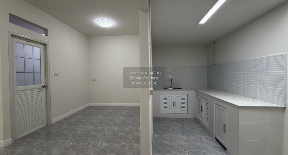 Casa adosada en venta de 3 habitaciones en Thung Khru, Bangkok