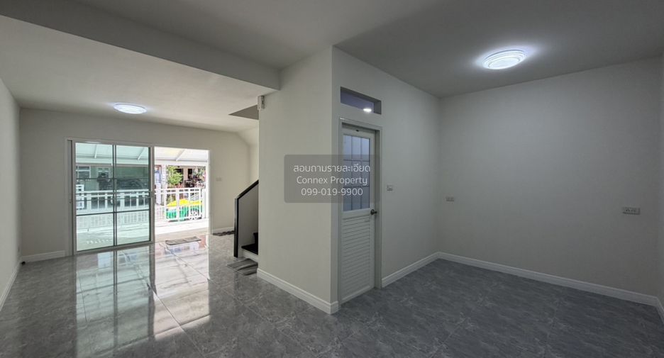 Casa adosada en venta de 3 habitaciones en Thung Khru, Bangkok