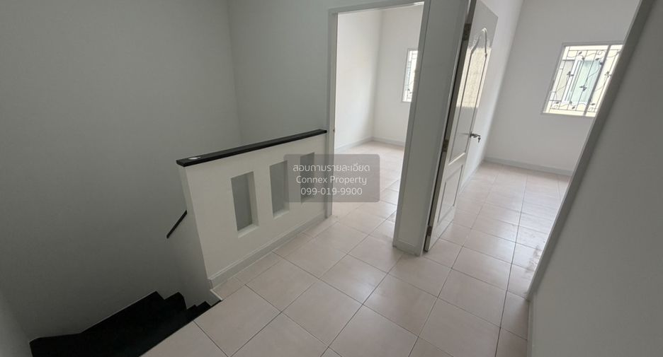 Casa adosada en venta de 3 habitaciones en Thung Khru, Bangkok