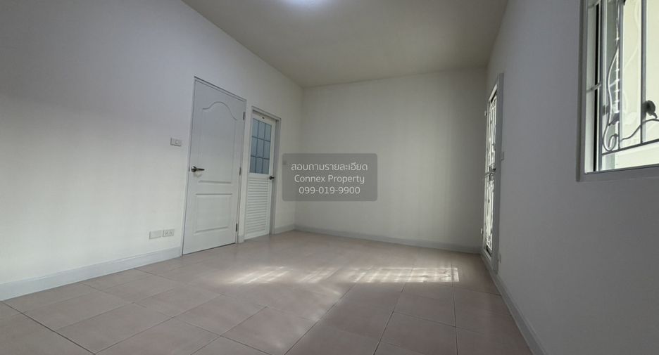 Casa adosada en venta de 3 habitaciones en Thung Khru, Bangkok