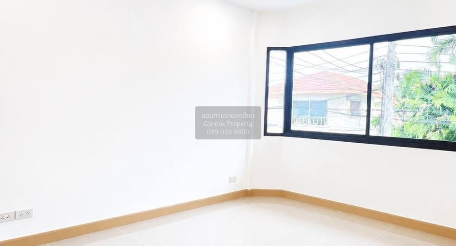 For sale 4 ベッドルーム townhouse in Bang Kruai, Nonthaburi