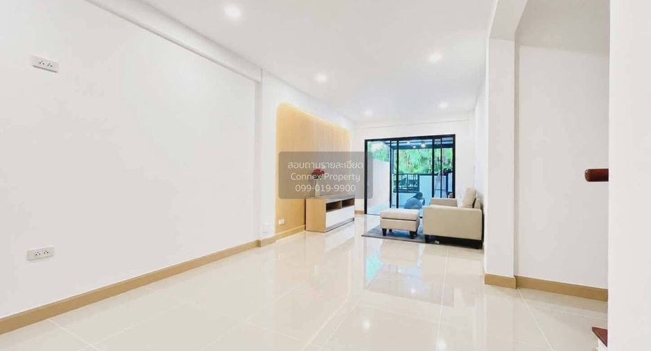 For sale 4 ベッドルーム townhouse in Bang Kruai, Nonthaburi