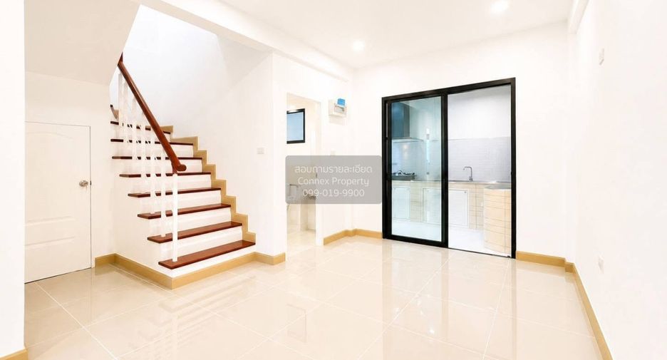 For sale 4 ベッドルーム townhouse in Bang Kruai, Nonthaburi