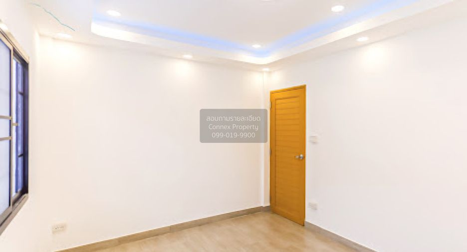 For sale 2 bedrooms townhouse in Lat Phrao, Bangkok
