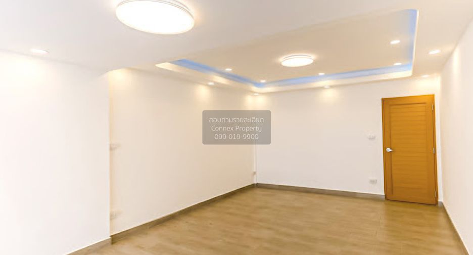 For sale 2 bedrooms townhouse in Lat Phrao, Bangkok