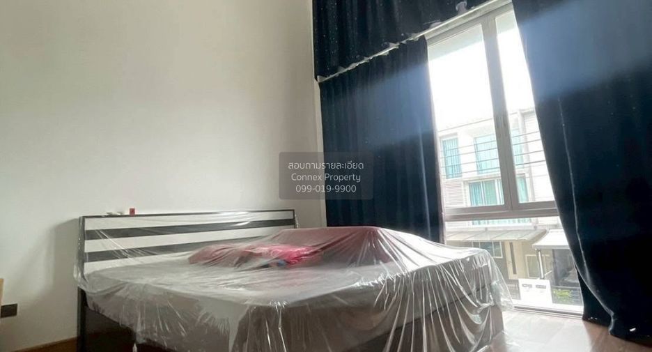 Casa adosada en venta de 3 habitaciones en Thung Khru, Bangkok