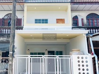 Casa adosada en venta de 3 habitaciones en Mueang Pathum Thani, Pathum Thani