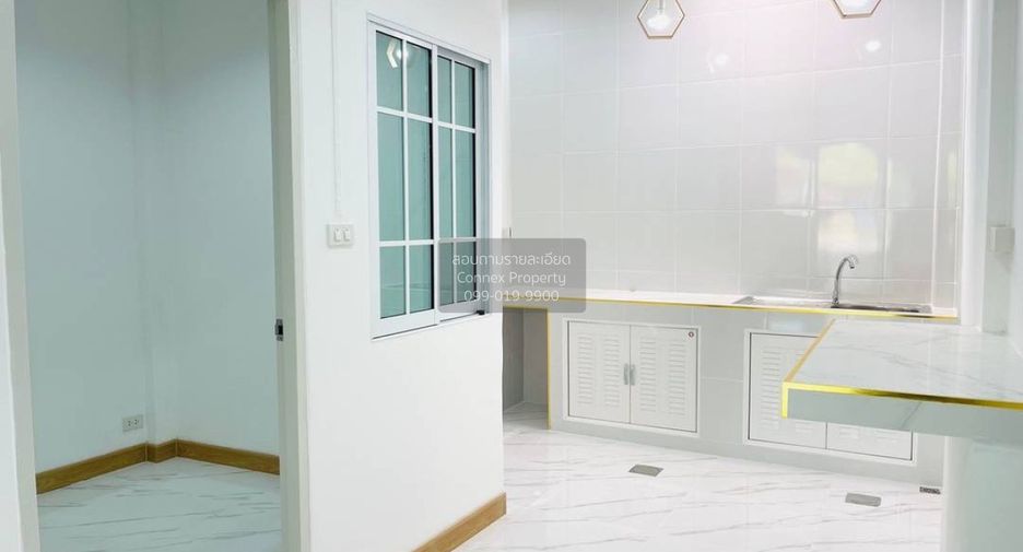 Casa adosada en venta de 3 habitaciones en Mueang Pathum Thani, Pathum Thani