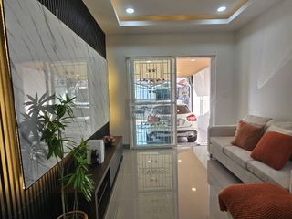 Haus zum Kauf mit 3 Zimmer in Min Buri, Bangkok