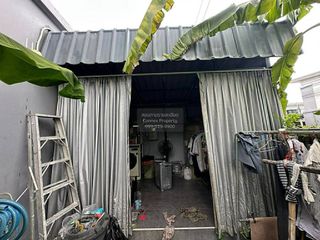 Casa adosada en venta de 3 habitaciones en Bang Khae, Bangkok