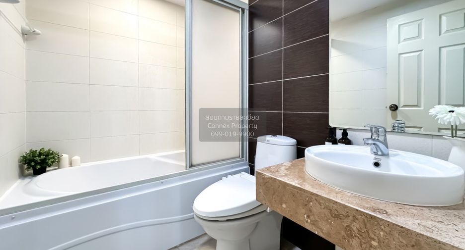 For sale 2 bedrooms condo in Khlong Toei, Bangkok