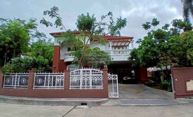 À vendre 3 chambres maison à Bang Khae, Bangkok