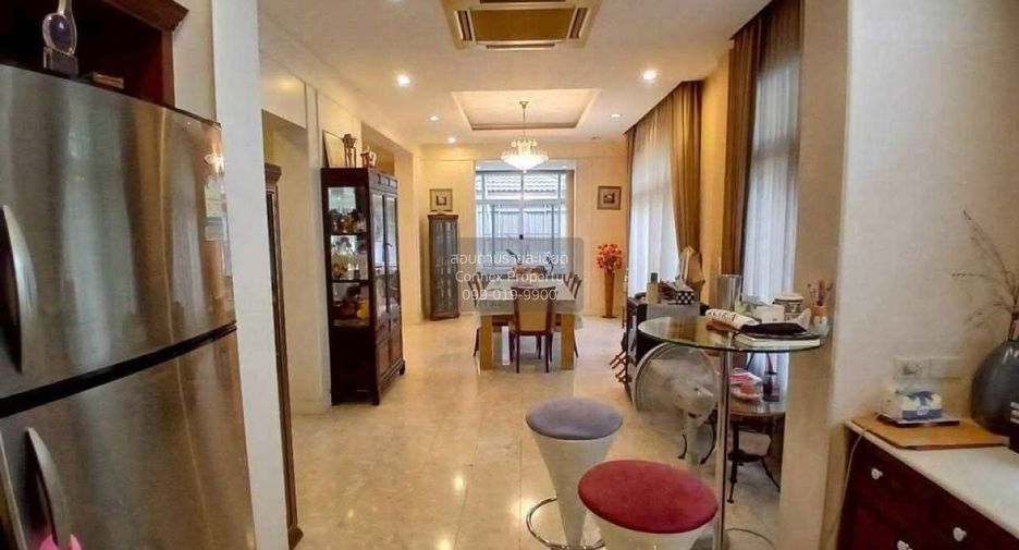 À vendre 3 chambres maison à Bang Khae, Bangkok