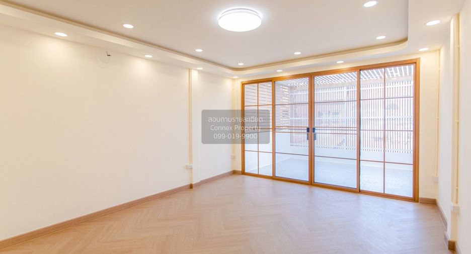 Casa adosada en venta de 2 habitaciones en Wang Thonglang, Bangkok